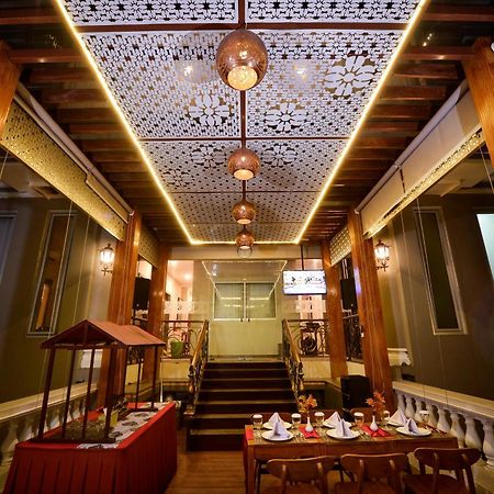 Super 8 By Wyndham Solo Hotel Ngoại thất bức ảnh