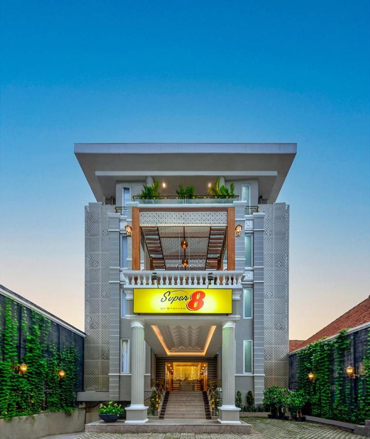 Super 8 By Wyndham Solo Hotel Ngoại thất bức ảnh