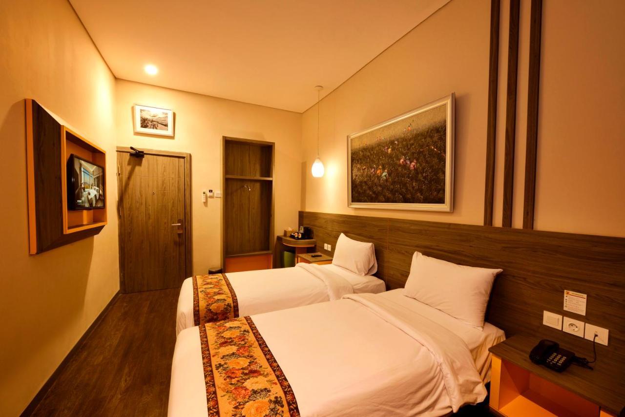 Super 8 By Wyndham Solo Hotel Ngoại thất bức ảnh