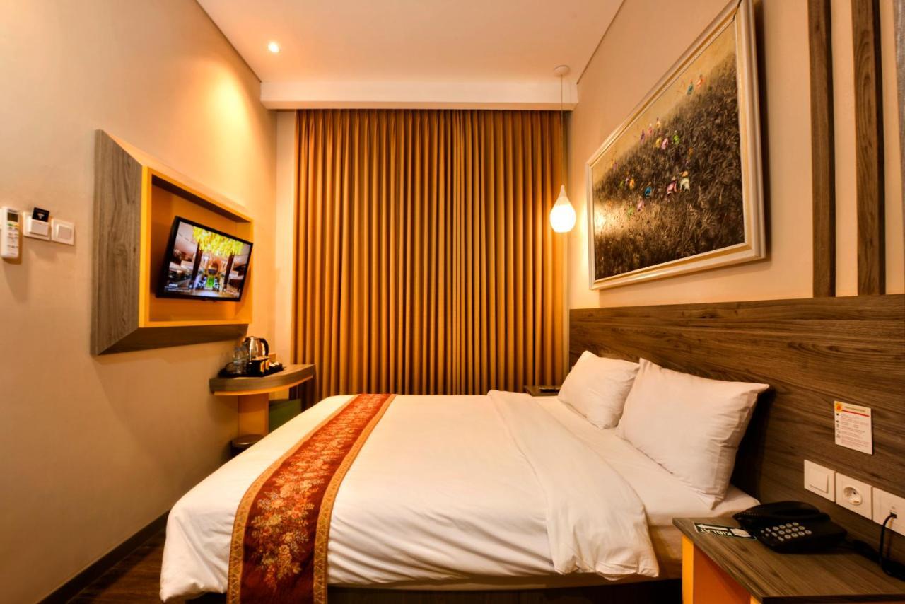 Super 8 By Wyndham Solo Hotel Ngoại thất bức ảnh