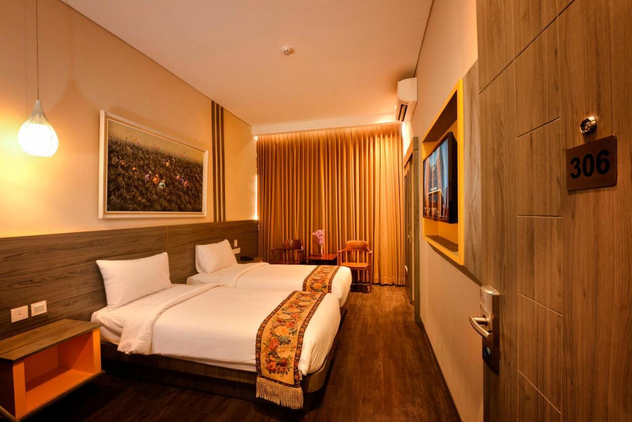 Super 8 By Wyndham Solo Hotel Ngoại thất bức ảnh